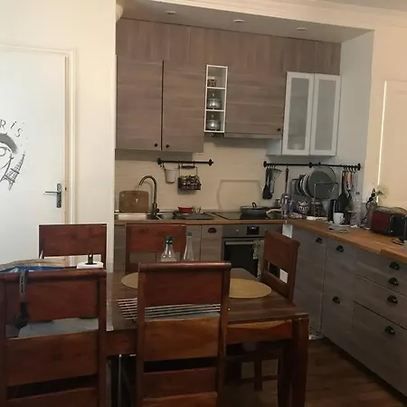 Apartament Bel Appt Parisien Proche De La Tour Eiffel Et Des Champs Elysees, 95m2