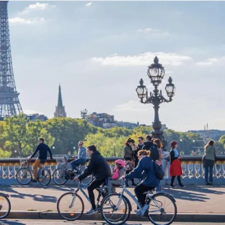Bel Appt Parisien Proche De La Tour Eiffel Et Des Champs Elysees, 95m2 *